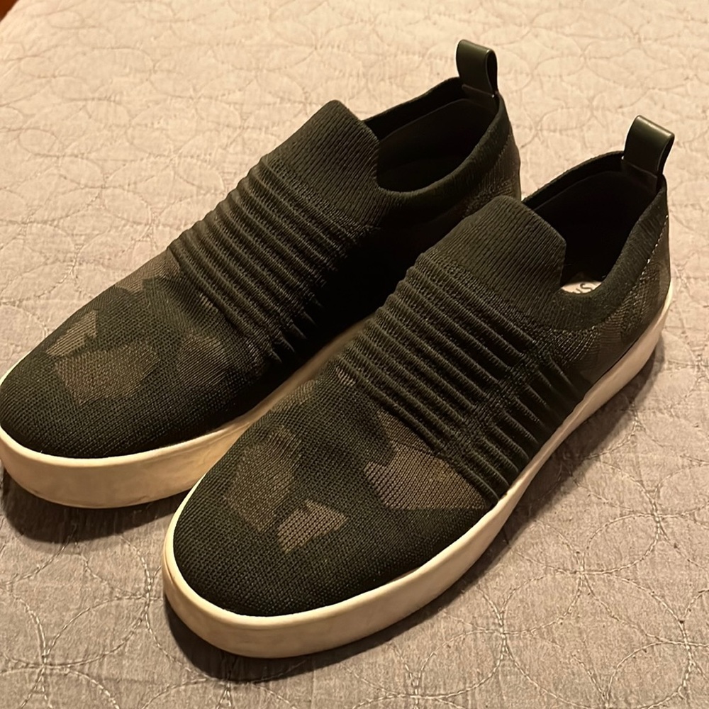 Steve Madden Camo Slides